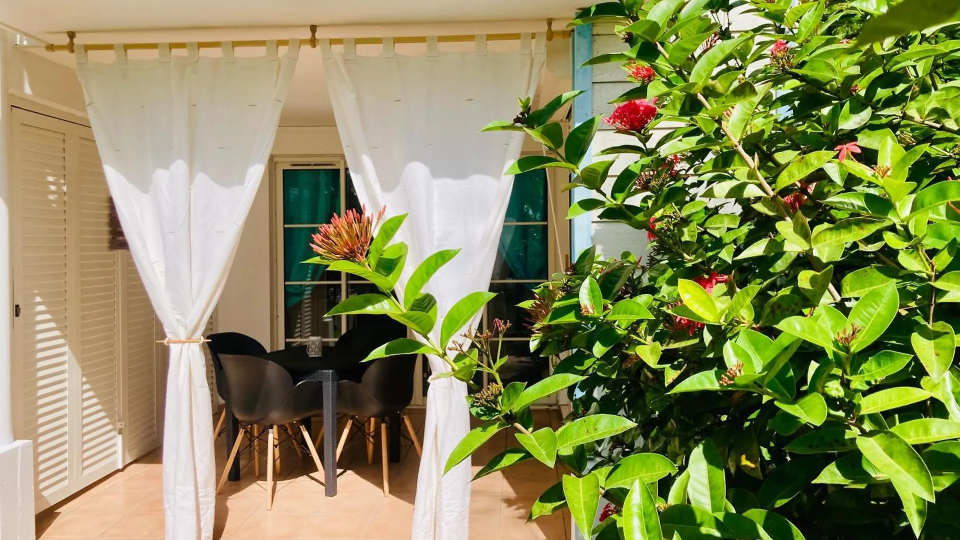 Апартаменты Tikazadaph, Pour Un Sejour De Charme, Romantique & Exotique, 97180 Sainte-Anne